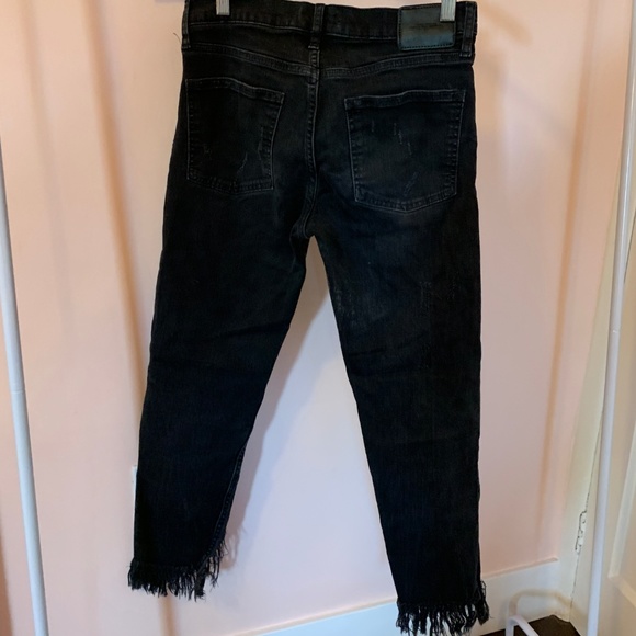 Zara chewed hem black jeans - Picture 4 of 4